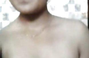 गर्म northindian दिखा रहा है उनके स्तन