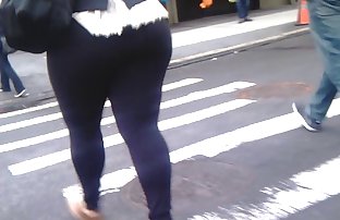 THICK MAMI IN SPANDEX