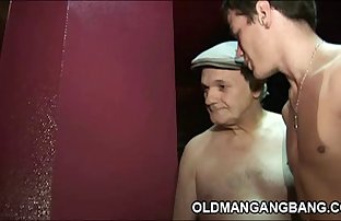 Swing club orgie met oud man