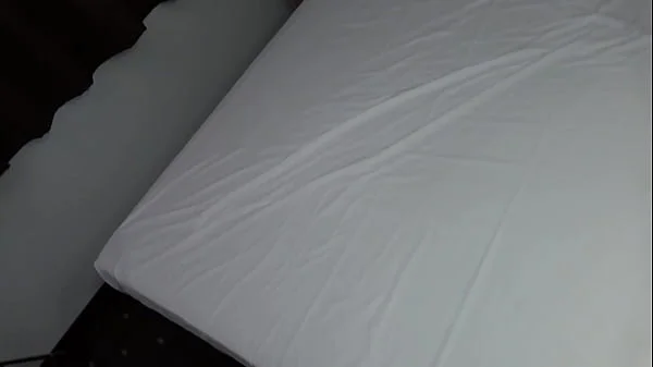 18 Jährige mit dickem Arsch ohne Gummi gefickt