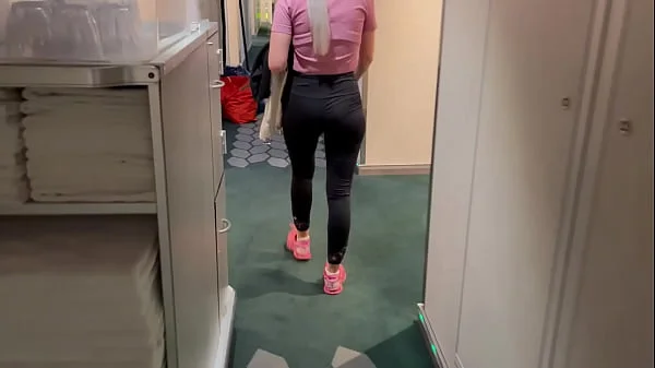 I like an unknown girl from the cruise ship gym, I go to her room to fuck her and she gives me a blowjob until I finish cumming