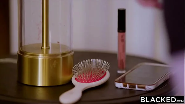 BLACKED Gorgeous Blonde fangirl gets creampied by crush Jax