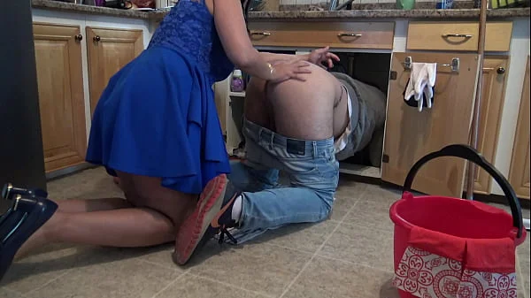 Real amateur cuckold wife gives hardcore rimjob to plumber