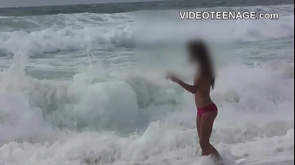 lovely teen girls nude at beach