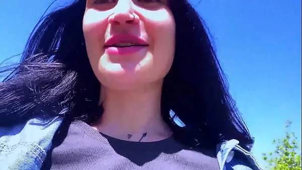 Blowjob challenge in public to a stranger, the guy thought it was prank