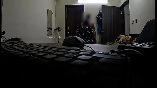 wife sucking dick infront of maid