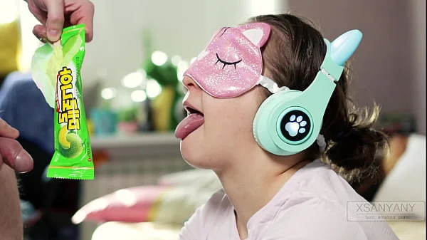 ICE CREAM TASTE GAME with big cheat on 18 year old blindfolded girl's best friend -XSanyAny