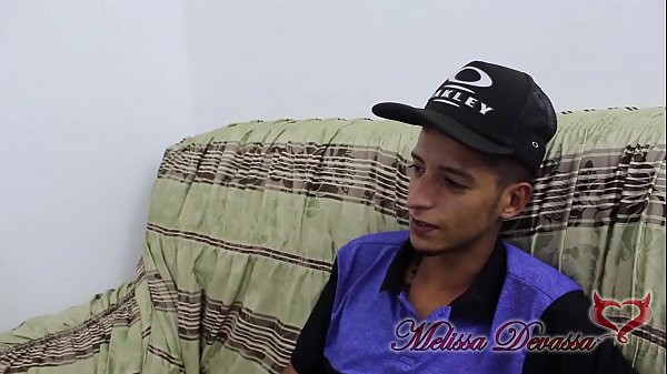 Mamãe safada mete gostoso com o amigo do filho