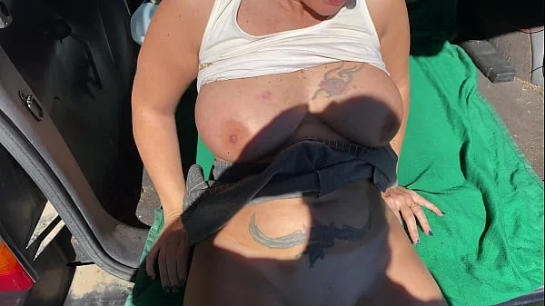 I destroy my wife's ass until she squirts