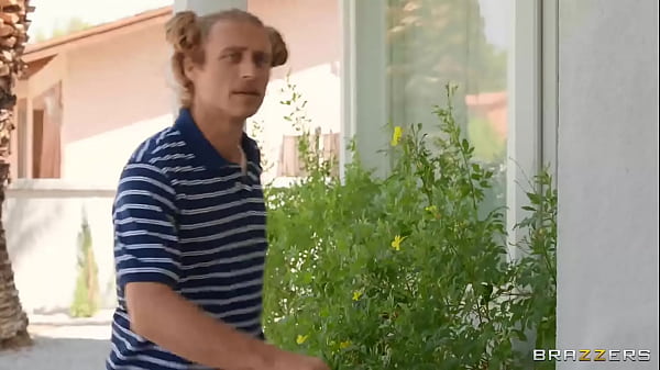 Caught In A Corset / Brazzers  / download full from http://zzfull.com/cors