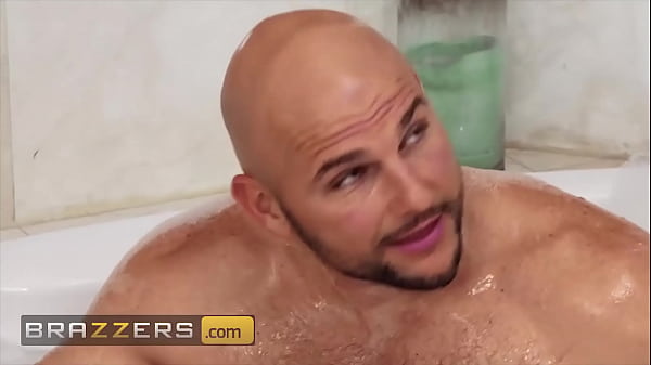 (Kiki Klout) Starts Stroking Her Wet Pussy And (JMac) Eagerly Lends Her A Helping Hand - Brazzers