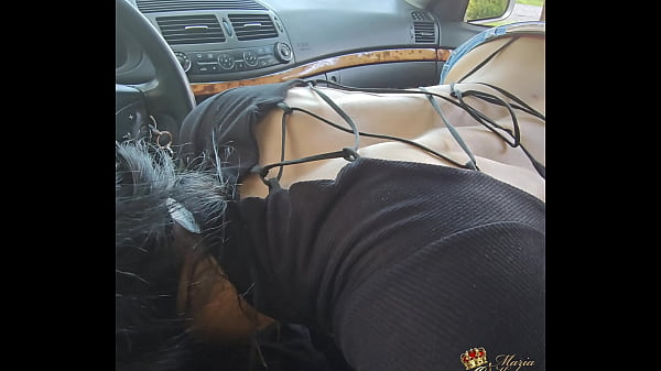 Street prostitute Maria Kalos sucked  in the car to a client-Maria Kalos