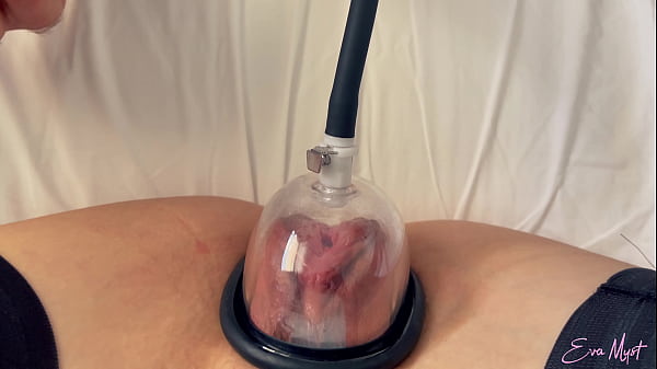 First time using a pump on my pussy and cum really hard - Eva Myst