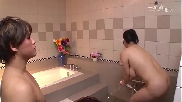 スライム乳といえばこの人、小向美奈子が高級ソープ嬢に扮しておもてなし! 2