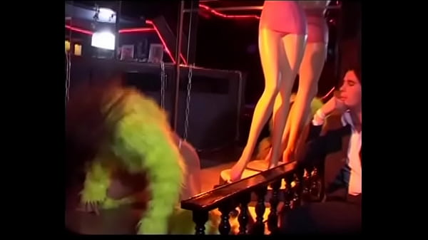 Oksana D'Harcourt debut scene