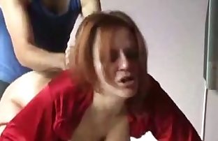 Busty tóc đỏ chó ngoan fuck