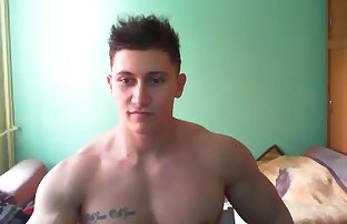Muscle boy on cam