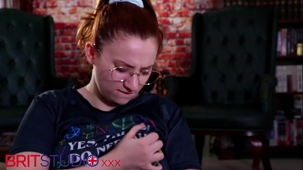 Nerdy Yoga Girl Gets Railed By Fucking Machine