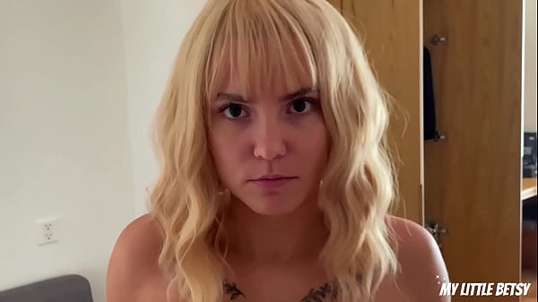 The Postman Got Caught! Now Hot Naked Housewife Will Ride Him Properly