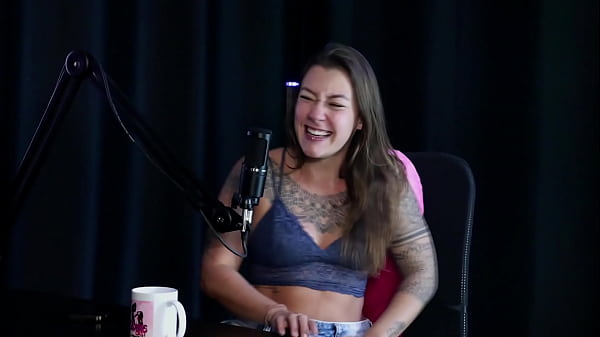 He likes to do it in dangerous places, he had sex in the cinema and paragliding, even on the streets and prefers calm sex - Flor de Damiana (SHEER/RED)