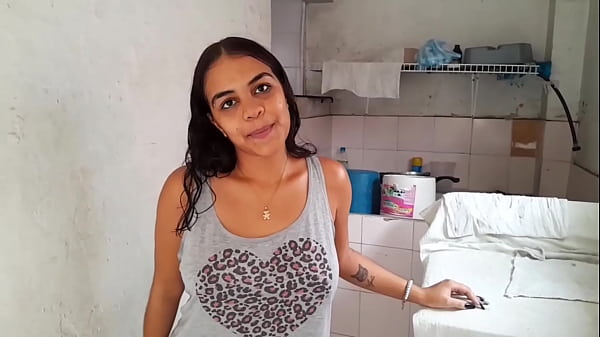 LATIN BRUNETTE LOVES TO FUCK WITH HER STEPBROTHER IN THE WASHING MACHINE WHEN THERE IS NO ONE IN THE HOUSE - SUB ESPANOL CASERO