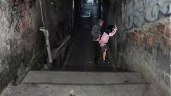 Brunette has sex in the favela with the owner of the hill after the funk dance