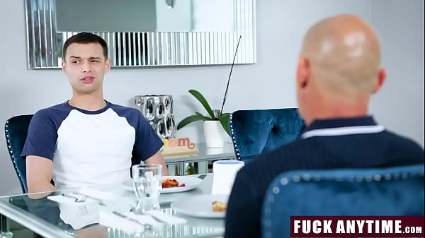 Stepson Has Free Access to '_s Assistant Anytime He Wants! - Kylie Quinn