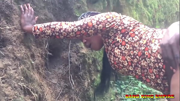 SEX EBONY AMATEUR HOUSE WIFE CAUGHT FUCKING AN AFRICAN HUNTER'_S FOR BUSH MEAT - HARDCORE BUSH PORNO