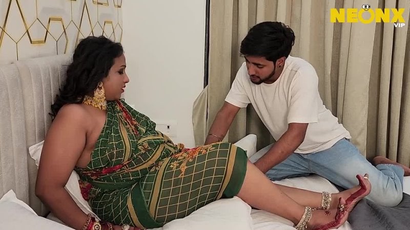 Hot desi milf mother in law bengali tamil saree 🤤🍆💦